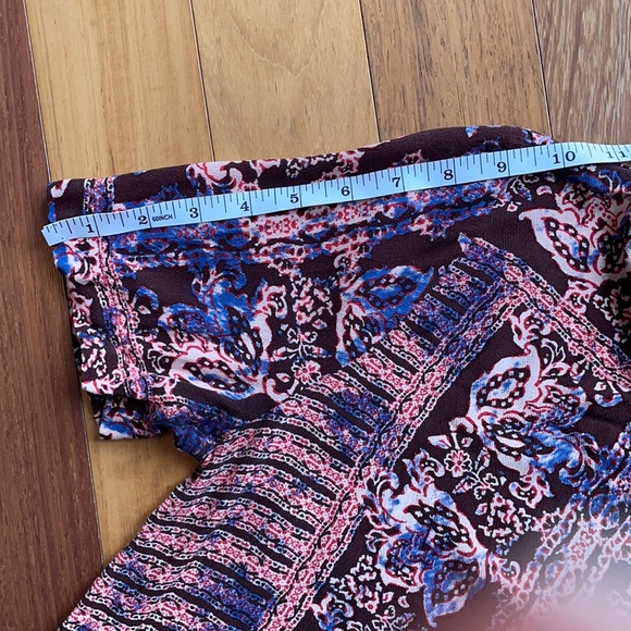 Forever 21 Floral Graphic Print T-shirt Blouse, size small - Picture 8 of 11